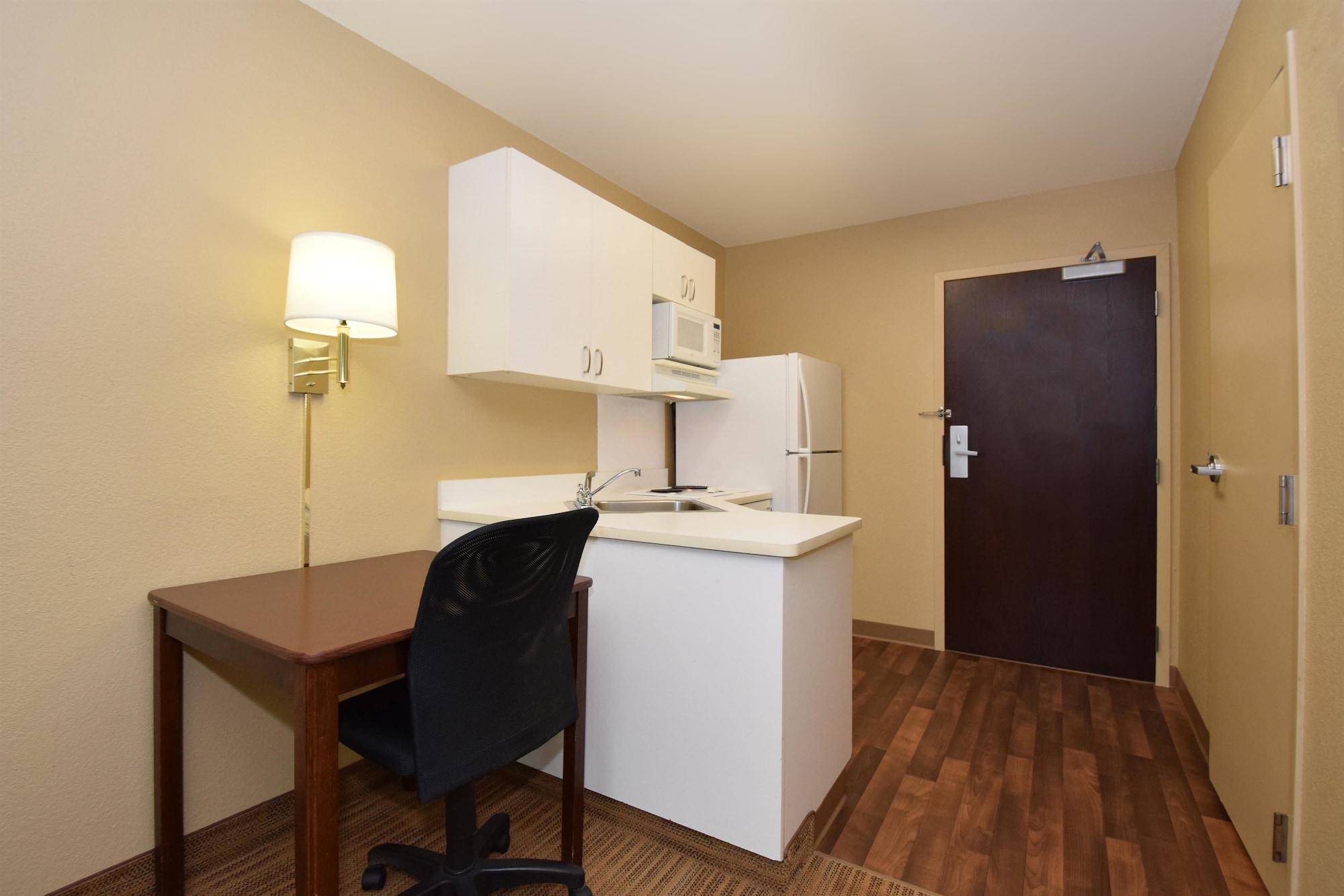 Sonesta Simply Suites Lansing Exterior foto