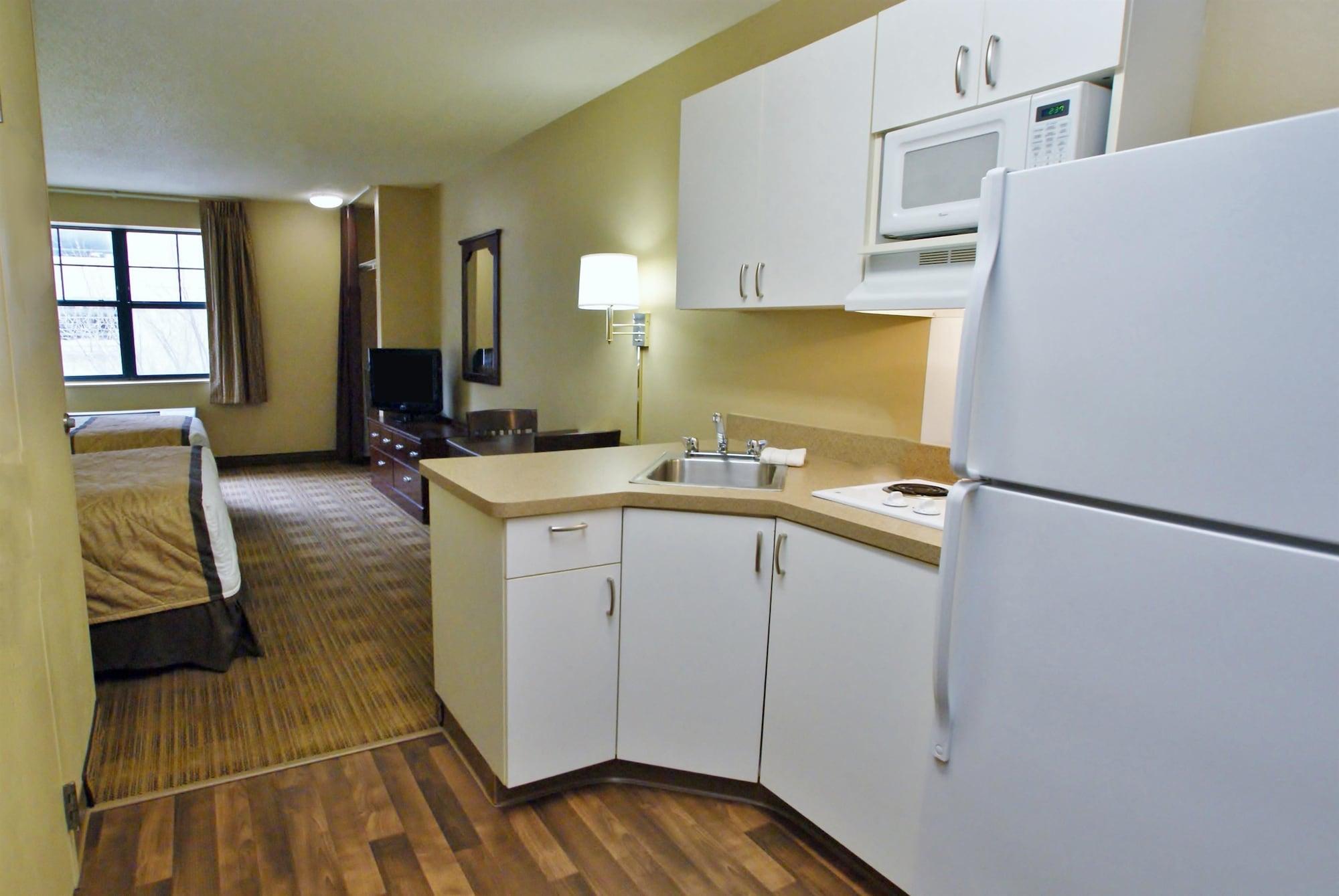 Sonesta Simply Suites Lansing Exterior foto