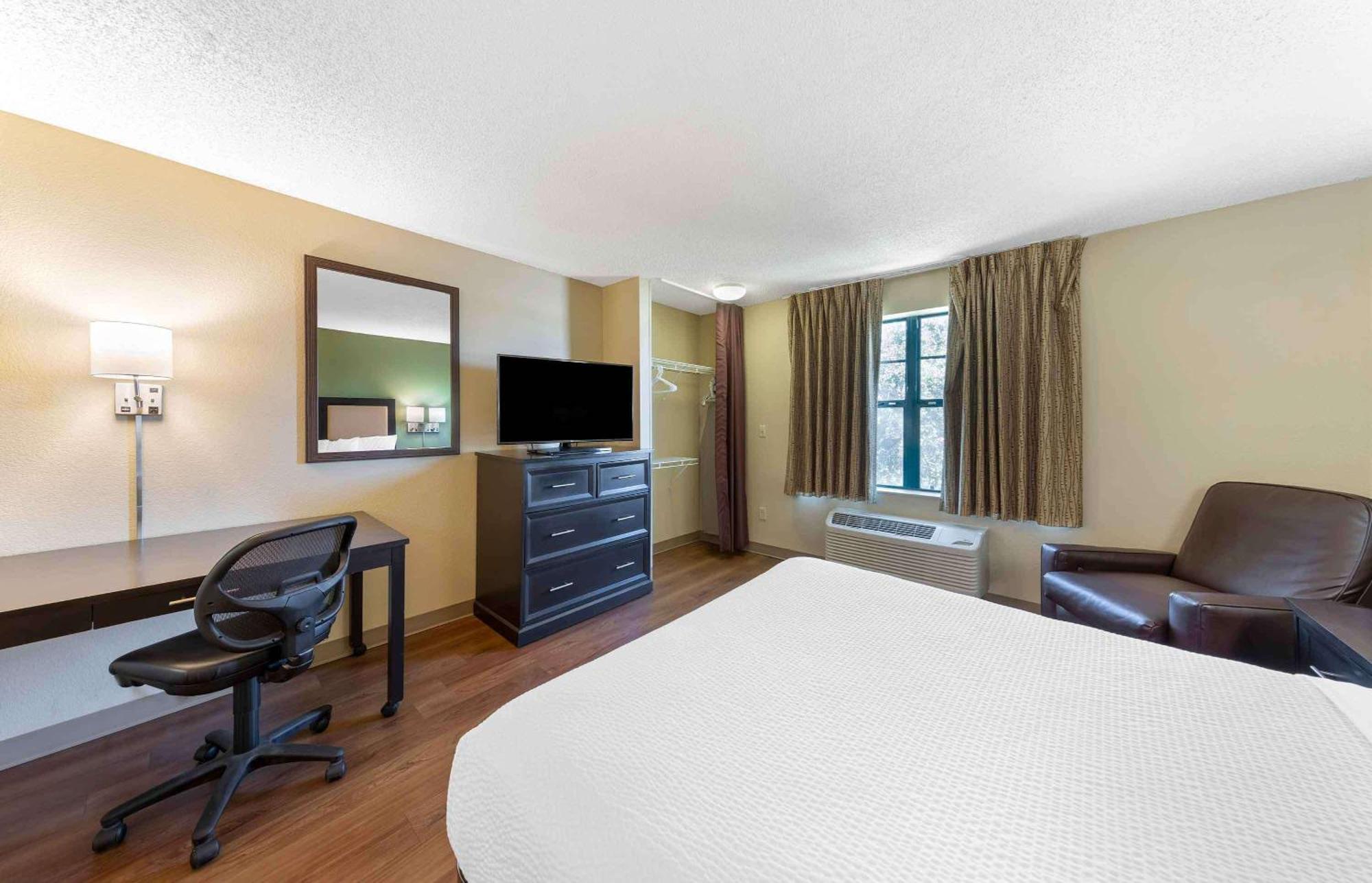 Sonesta Simply Suites Lansing Exterior foto